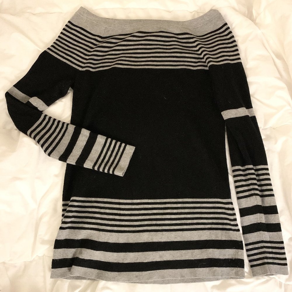 Black and grey tunic sweater